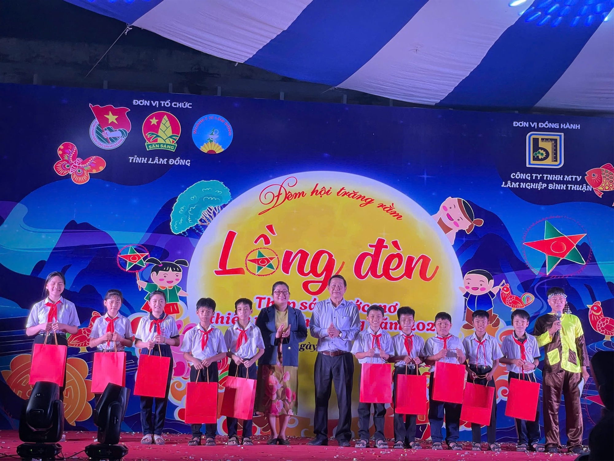 CHƯƠNG TRÌNH LỒNG ĐÈN THẮP SÁNG ƯỚC MƠ THIẾU NHI LÂM ĐỒNG 2025
